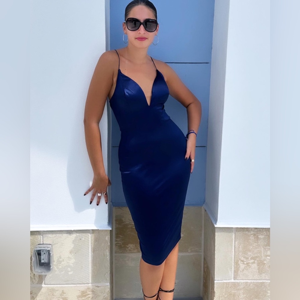 Brand New!🔥Navy Satin Backless tie  bodycon Midi - Picture 4 of 8